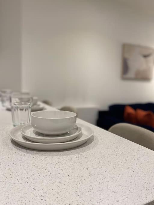 Modern Trafford 1Br Apartment-Free Parking-Cinema Room Манчестер Екстер'єр фото